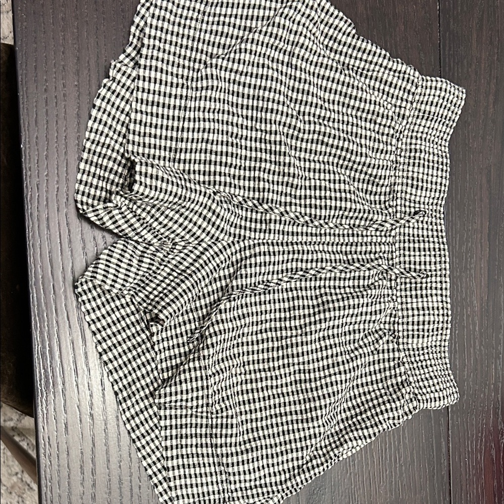 MGingham black and white checkered women’s shorts